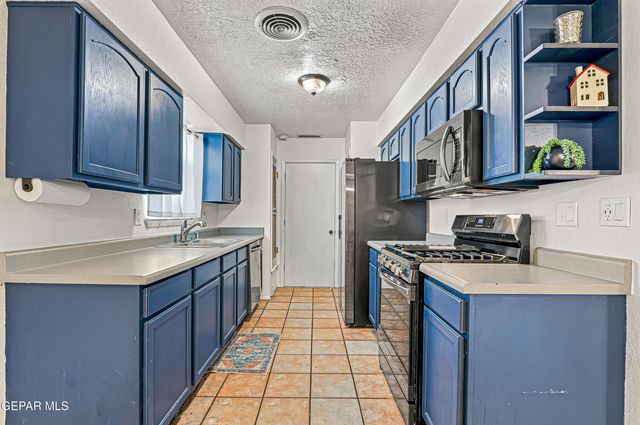11160 WHARF COVE Drive, El Paso, TX 79936