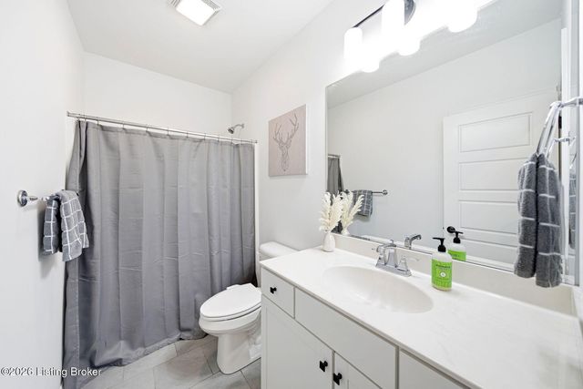 2411 Govern Ct, Fisherville, KY 40023