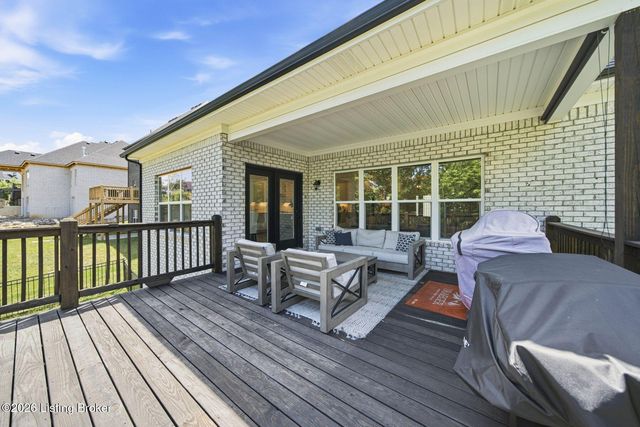 2411 Govern Ct, Fisherville, KY 40023