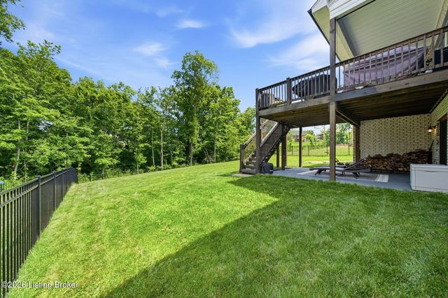 2411 Govern Ct, Fisherville, KY 40023