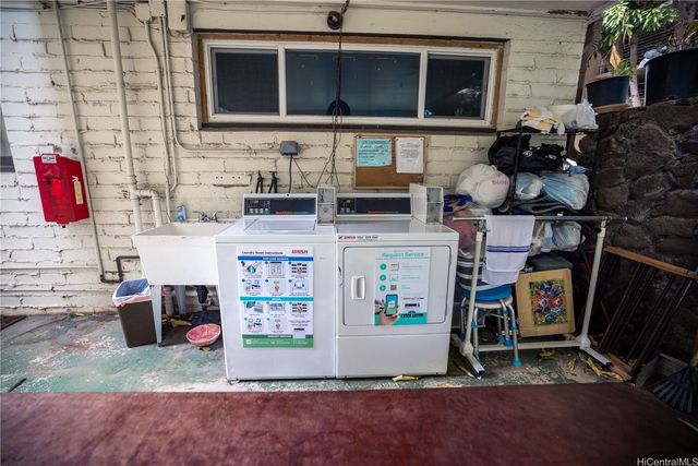 423 Kaiolu Street 207, Honolulu, HI 96815