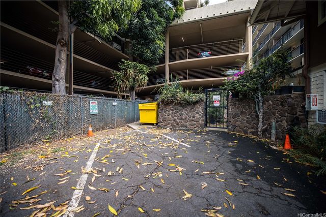 423 Kaiolu Street 207, Honolulu, HI 96815