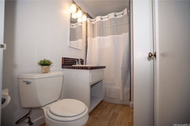 423 Kaiolu Street 207, Honolulu, HI 96815