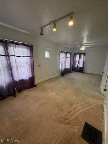 1070 Parkside Road, Cleveland, OH 44108