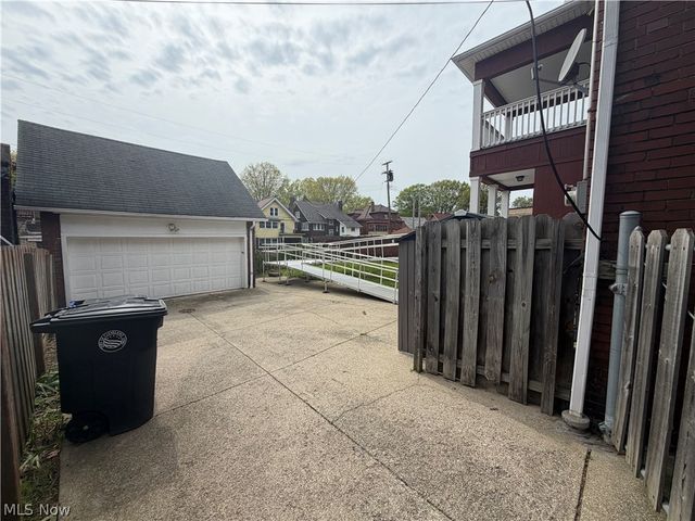 1070 Parkside Road, Cleveland, OH 44108