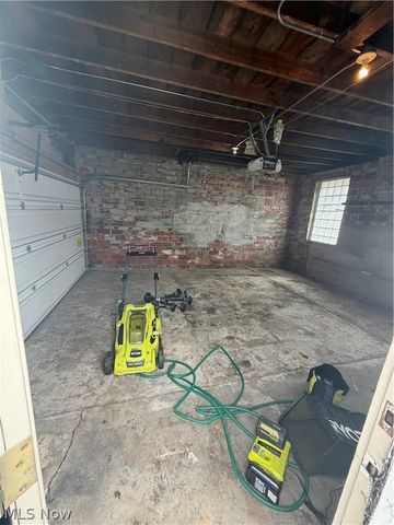 1070 Parkside Road, Cleveland, OH 44108