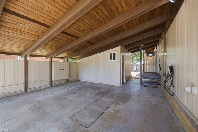 3609 Forest Haven LN, Portsmouth, VA 23703