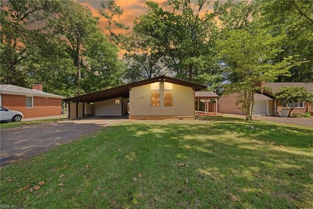 3609 Forest Haven LN, Portsmouth, VA 23703