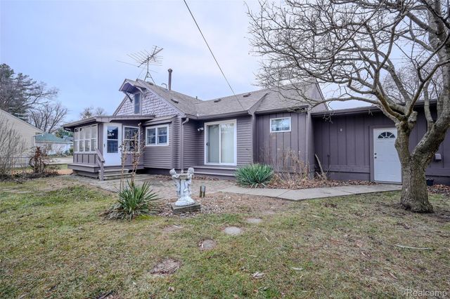 29157 Sheeks Boulevard S, Flat Rock, MI 48134