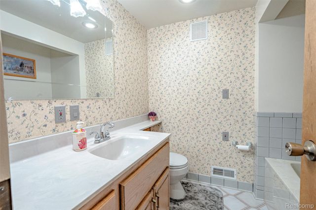 29157 Sheeks Boulevard S, Flat Rock, MI 48134