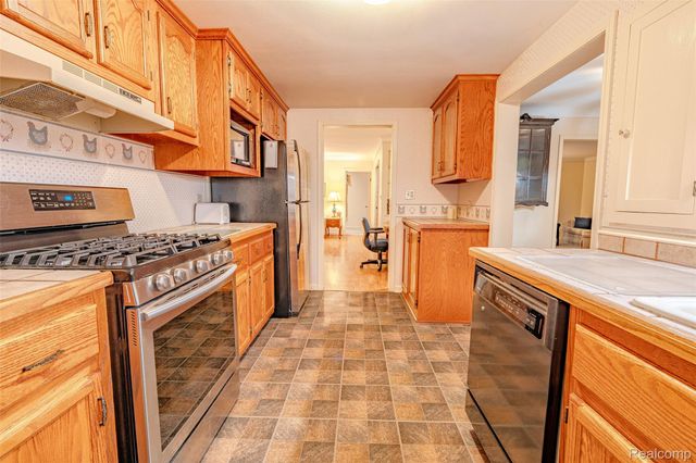 29157 Sheeks Boulevard S, Flat Rock, MI 48134