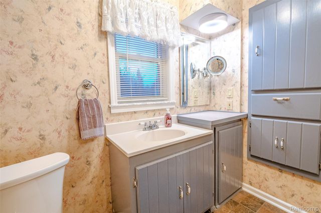 29157 Sheeks Boulevard S, Flat Rock, MI 48134