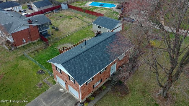2700 Stephan Rd, Louisville, KY 40214