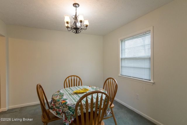 2700 Stephan Rd, Louisville, KY 40214