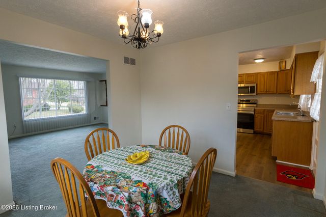 2700 Stephan Rd, Louisville, KY 40214