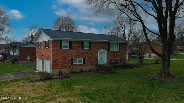 2700 Stephan Rd, Louisville, KY 40214