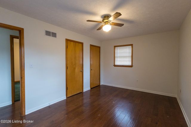 2700 Stephan Rd, Louisville, KY 40214