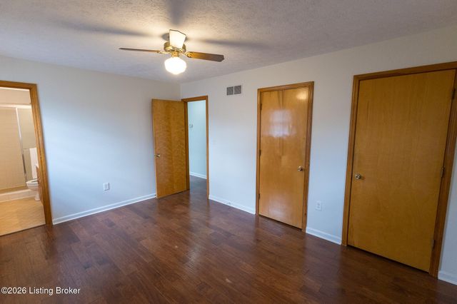 2700 Stephan Rd, Louisville, KY 40214