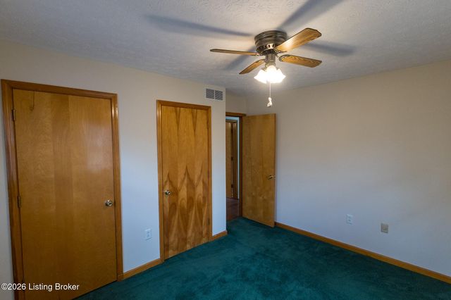 2700 Stephan Rd, Louisville, KY 40214