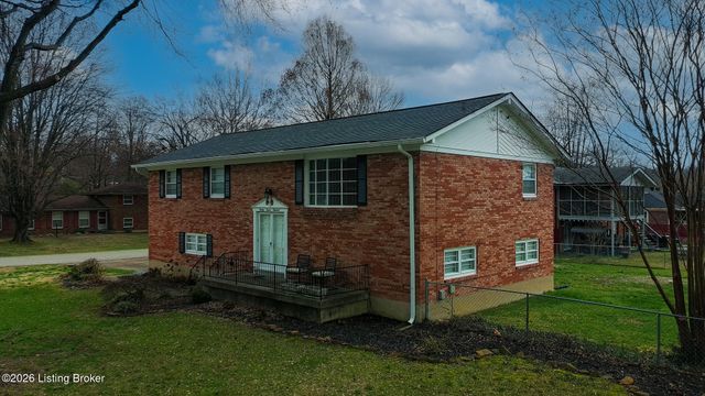 2700 Stephan Rd, Louisville, KY 40214