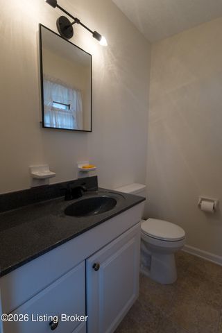 2700 Stephan Rd, Louisville, KY 40214