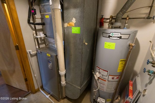 2700 Stephan Rd, Louisville, KY 40214