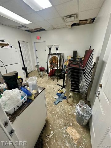 16417 E Warren Avenue, Detroit, MI 48224