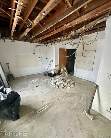 16417 E Warren Avenue, Detroit, MI 48224