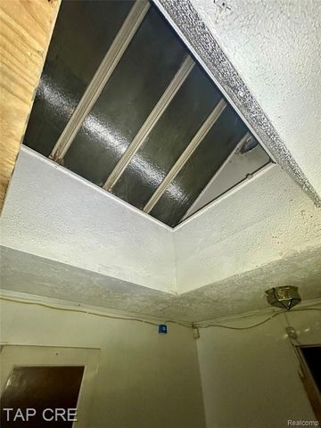 16417 E Warren Avenue, Detroit, MI 48224