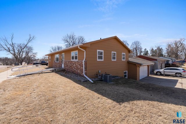 701 S Lowell Ave Avenue, Sioux Falls, SD 57103
