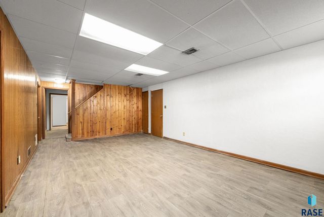 701 S Lowell Ave Avenue, Sioux Falls, SD 57103