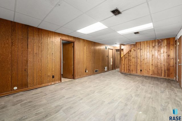 701 S Lowell Ave Avenue, Sioux Falls, SD 57103