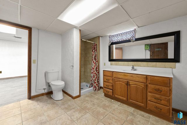 701 S Lowell Ave Avenue, Sioux Falls, SD 57103