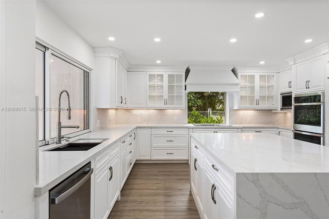4499 Woodfield Boulevard, Boca Raton, FL 33434