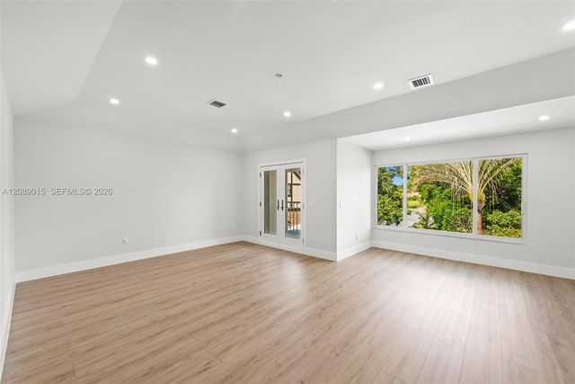 4499 Woodfield Boulevard, Boca Raton, FL 33434