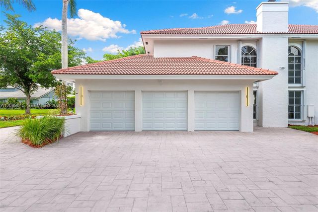 4499 Woodfield Boulevard, Boca Raton, FL 33434