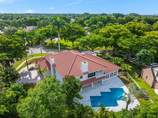 4499 Woodfield Boulevard, Boca Raton, FL 33434