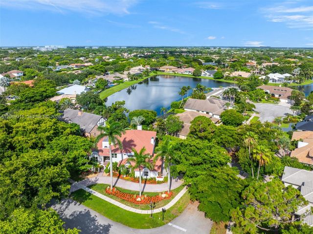 4499 Woodfield Boulevard, Boca Raton, FL 33434