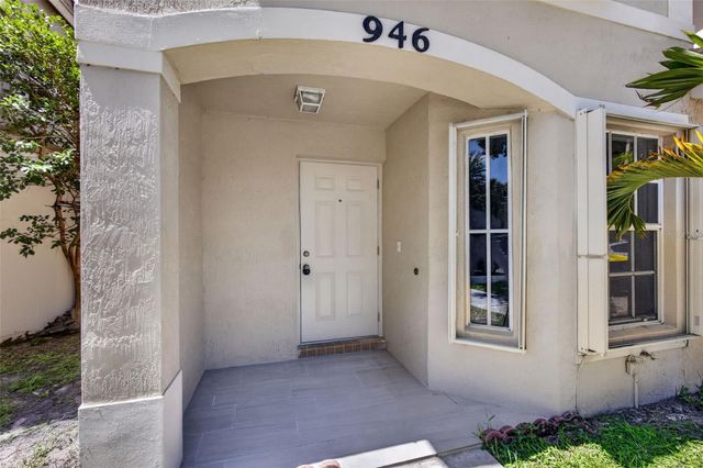 946 SUMMIT LAKE DRIVE, West Palm Beach, FL 33406