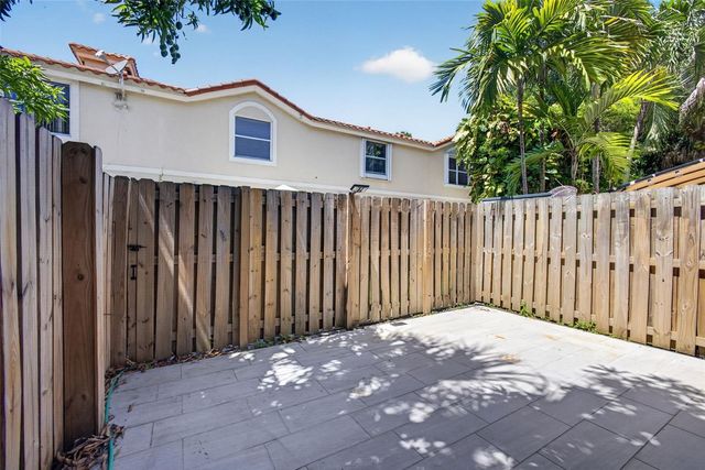 946 SUMMIT LAKE DRIVE, West Palm Beach, FL 33406