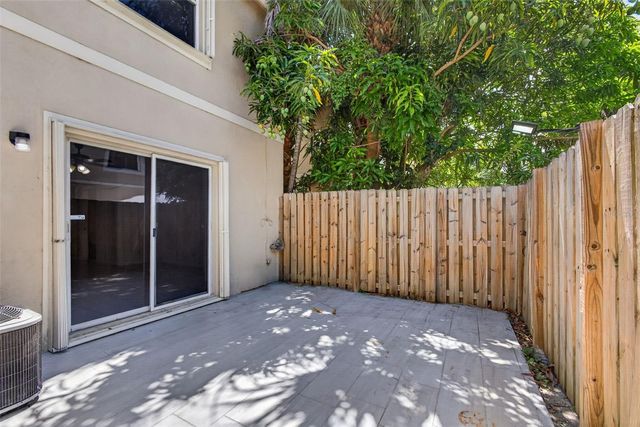 946 SUMMIT LAKE DRIVE, West Palm Beach, FL 33406