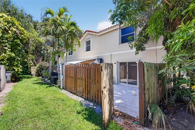 946 SUMMIT LAKE DRIVE, West Palm Beach, FL 33406