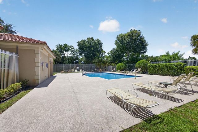 946 SUMMIT LAKE DRIVE, West Palm Beach, FL 33406