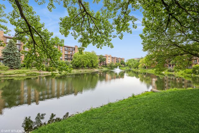 301 Lake Hinsdale Drive 404, Willowbrook, IL 60527