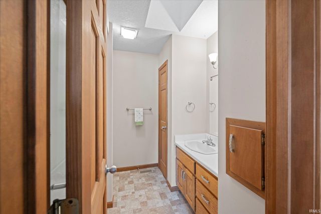 904 Elm Street, Auburn, IN 46706