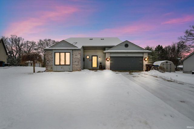 904 Elm Street, Auburn, IN 46706