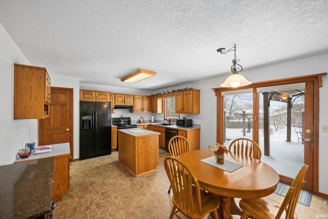 904 Elm Street, Auburn, IN 46706