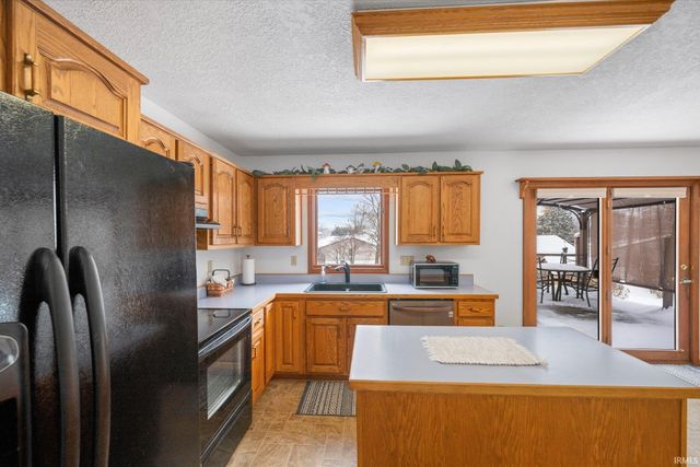 904 Elm Street, Auburn, IN 46706