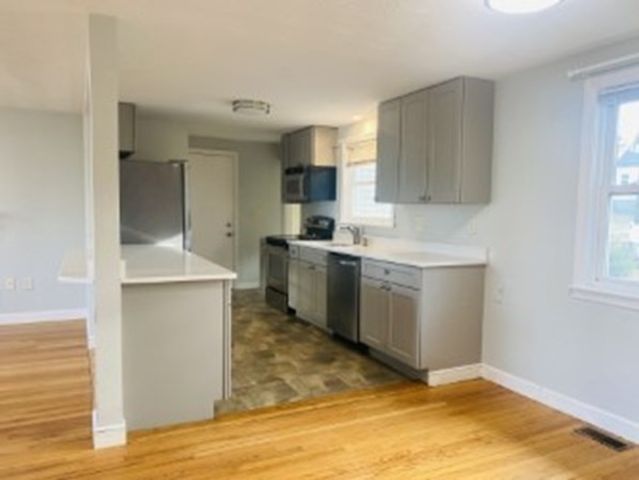 11 Selwyn Rd, Braintree, MA 02184