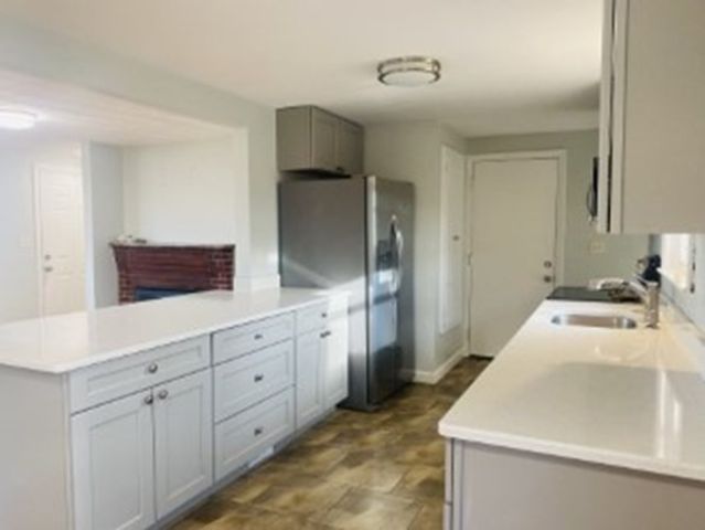 11 Selwyn Rd, Braintree, MA 02184